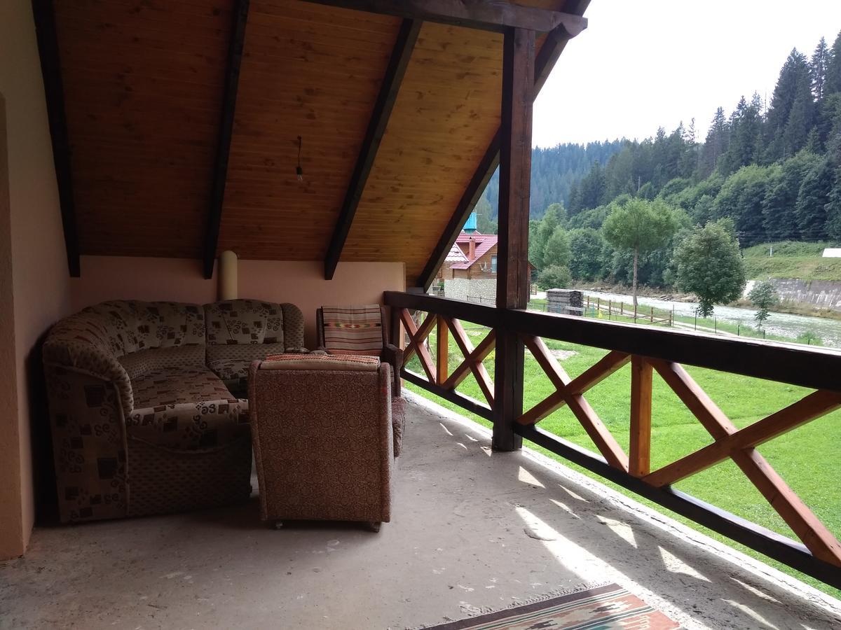 Villa Затишок В Карпатах à Yaremtche Extérieur photo