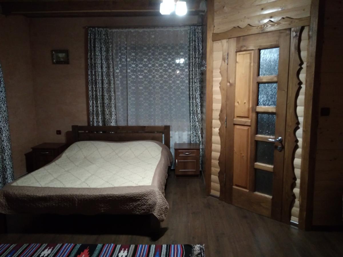 Villa Затишок В Карпатах à Yaremtche Extérieur photo