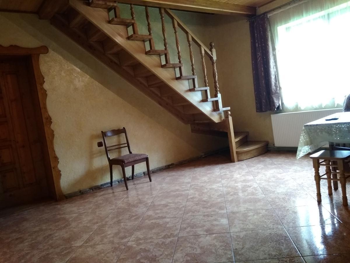 Villa Затишок В Карпатах à Yaremtche Extérieur photo