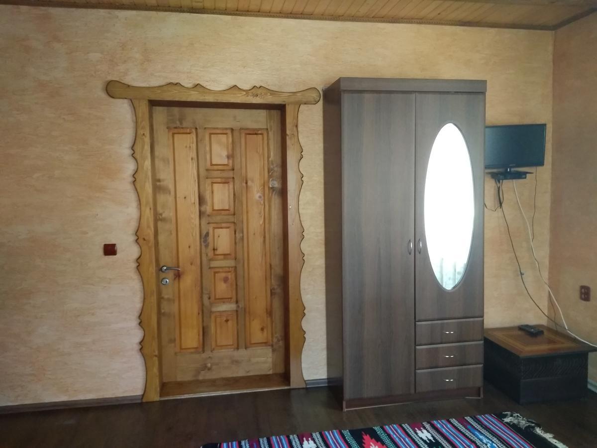 Villa Затишок В Карпатах à Yaremtche Extérieur photo